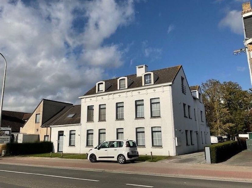 Startprijs bedraagt euro 199.000,00. Elk prijsvoorstel vanaf deze prijs zal worden voorgelegd aan de eigenaars die zich het recht voorbehouden dat al